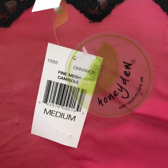 Hot pink camisole and panties set - Picture 5 of 5